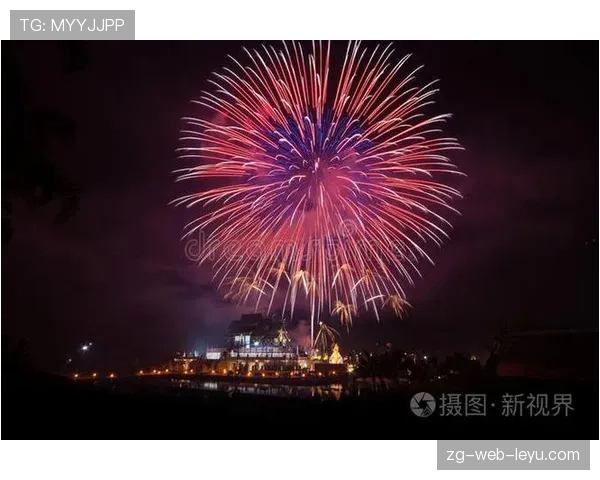 烟火秀：意式球迷的浪漫与罚款，烟火意大利语