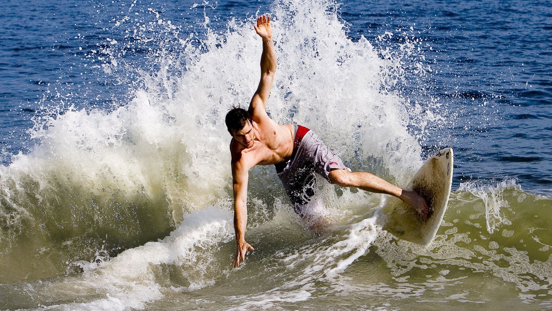 乐鱼体育入口-“欧足联 vs FIFA：全球俱乐部控制权之争持续升级”